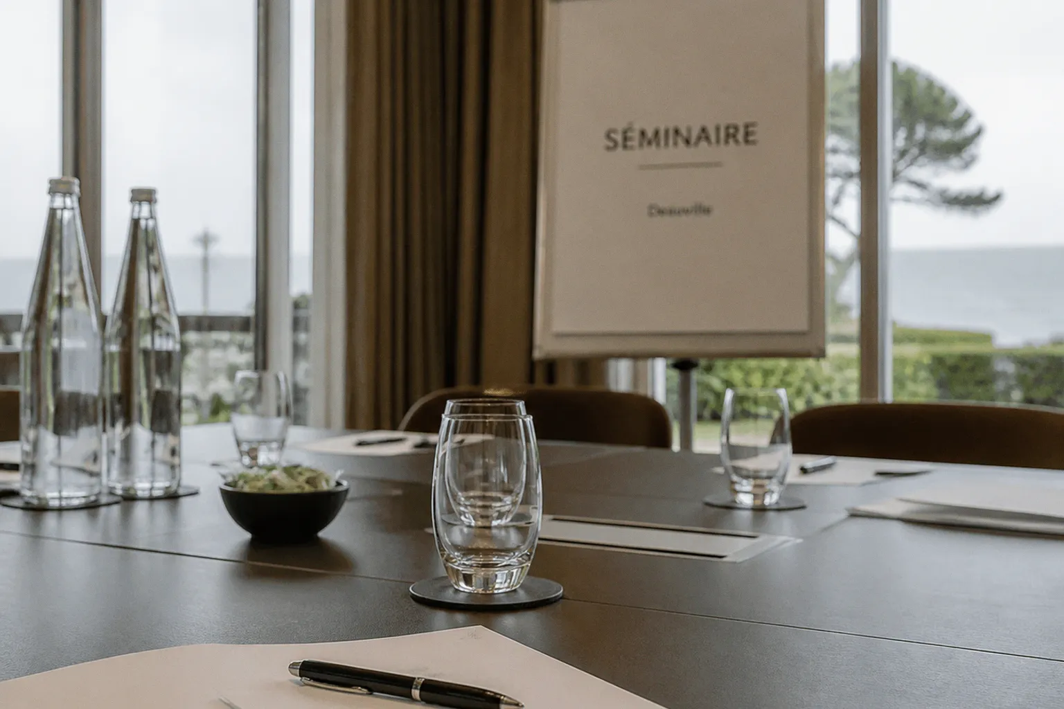 Séminaires à Deauville : comment choisir une villa de prestige équipée pour vos événements